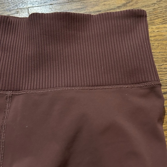 VUORI Rib Studio Short Women's BIKE Shorts Cedar 
M 6" inseam - Picture 5 of 11